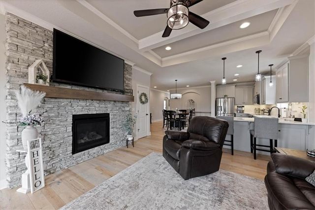 914 Zennor Lane, Raymore, MO 64083