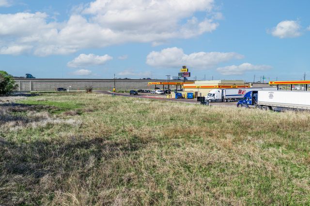 1970 I-30, Rockwall, TX 75087