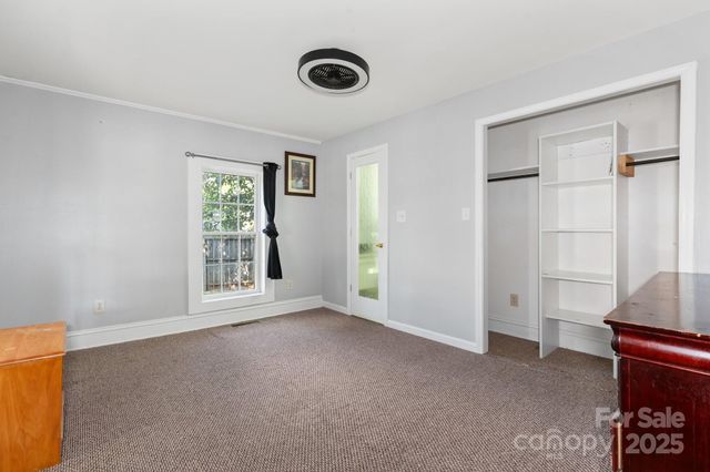 1302 1st Avenue NW, Hickory, NC 28601