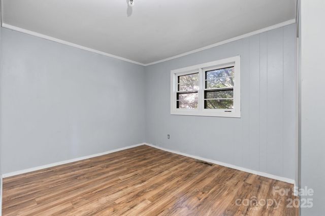 1302 1st Avenue NW, Hickory, NC 28601