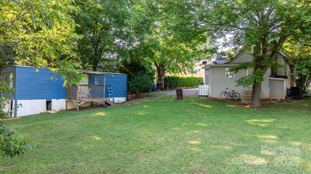 1302 1st Avenue NW, Hickory, NC 28601