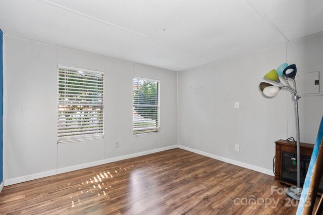 1302 1st Avenue NW, Hickory, NC 28601