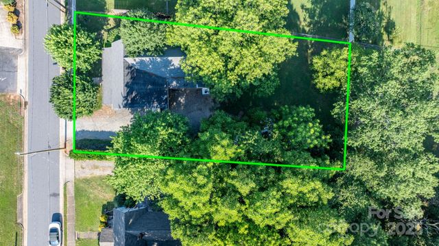 1302 1st Avenue NW, Hickory, NC 28601