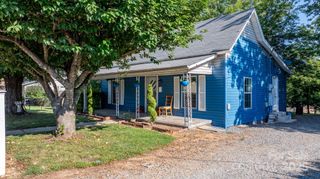 1302 1st Avenue NW, Hickory, NC 28601