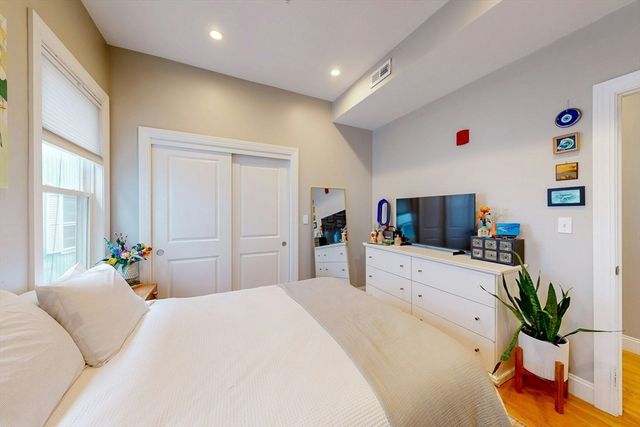 27 Thornley St 2, Boston, MA 02125