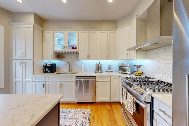 27 Thornley St 2, Boston, MA 02125