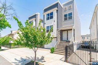 299 N 13th Street, Newark, NJ 07107