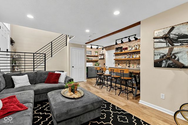 1098 Cavendish Drive, Carmel, IN 46032
