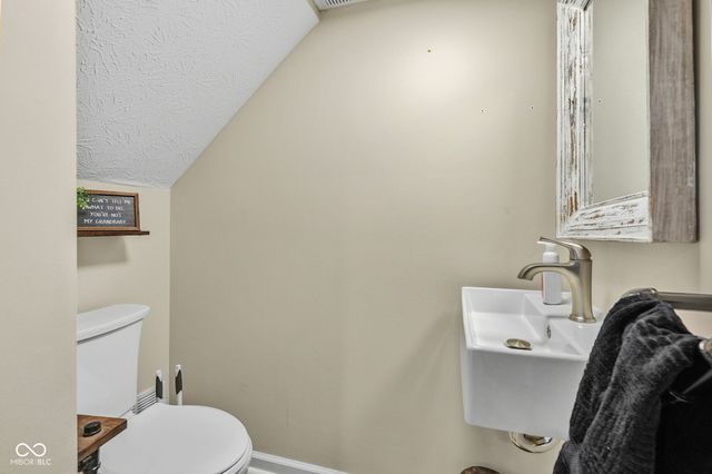 1098 Cavendish Drive, Carmel, IN 46032