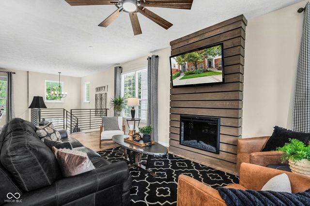 1098 Cavendish Drive, Carmel, IN 46032