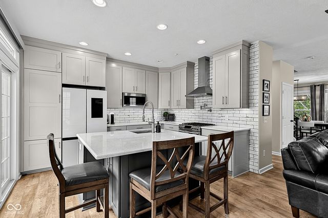 1098 Cavendish Drive, Carmel, IN 46032