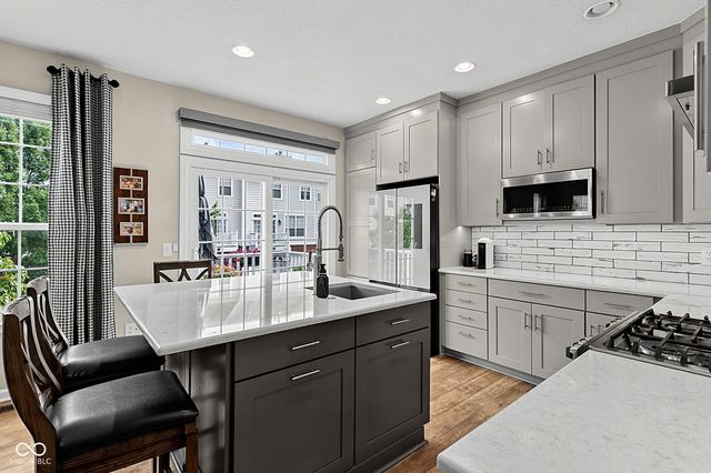 1098 Cavendish Drive, Carmel, IN 46032