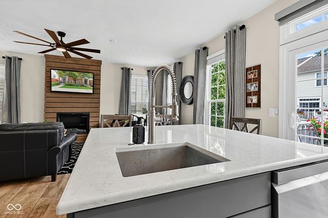 1098 Cavendish Drive, Carmel, IN 46032