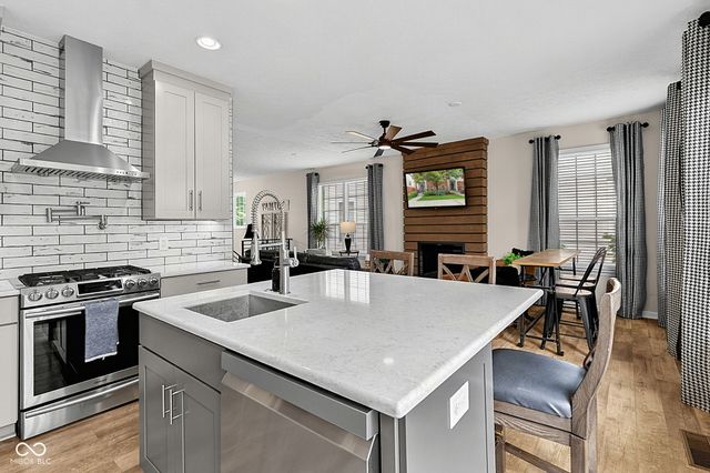 1098 Cavendish Drive, Carmel, IN 46032
