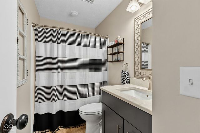 1098 Cavendish Drive, Carmel, IN 46032