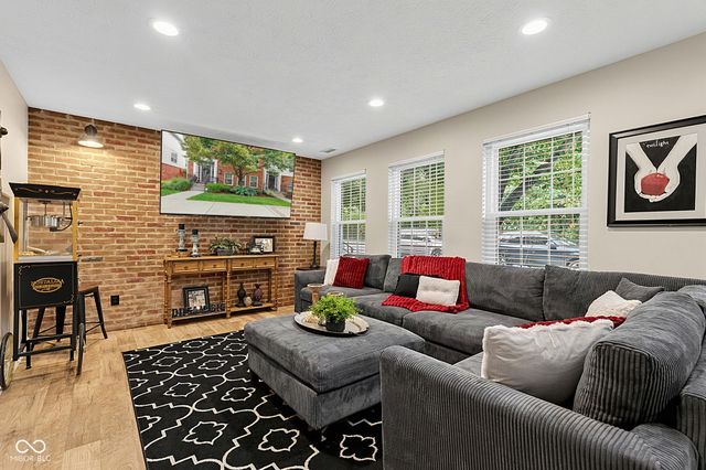 1098 Cavendish Drive, Carmel, IN 46032