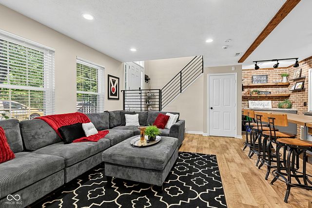 1098 Cavendish Drive, Carmel, IN 46032