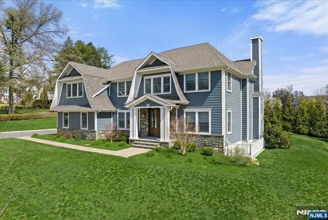 20 Ravine Avenue, Wyckoff, NJ 07481