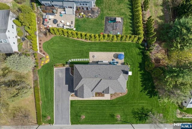 20 Ravine Avenue, Wyckoff, NJ 07481