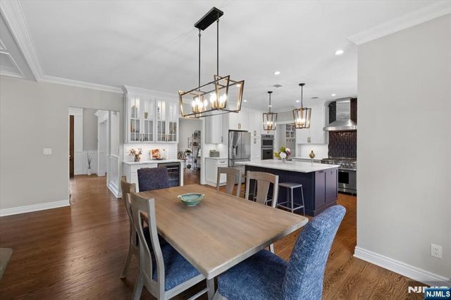 20 Ravine Avenue, Wyckoff, NJ 07481