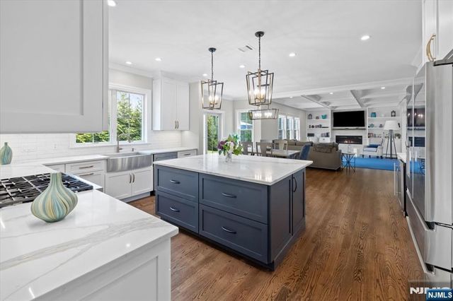 20 Ravine Avenue, Wyckoff, NJ 07481