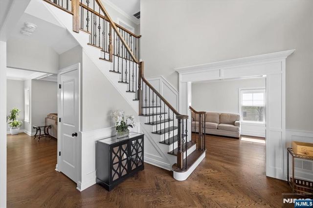 20 Ravine Avenue, Wyckoff, NJ 07481