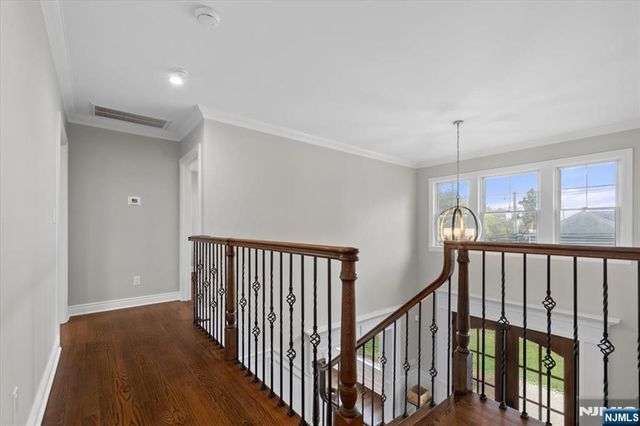 20 Ravine Avenue, Wyckoff, NJ 07481