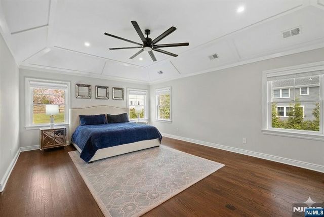 20 Ravine Avenue, Wyckoff, NJ 07481