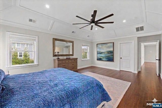 20 Ravine Avenue, Wyckoff, NJ 07481