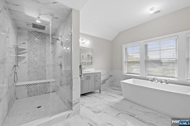 20 Ravine Avenue, Wyckoff, NJ 07481