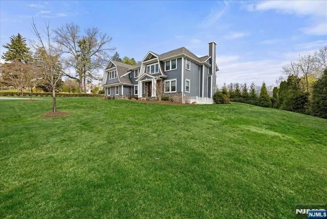 20 Ravine Avenue, Wyckoff, NJ 07481