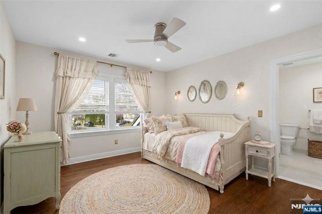20 Ravine Avenue, Wyckoff, NJ 07481
