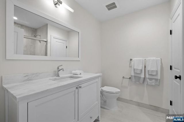 20 Ravine Avenue, Wyckoff, NJ 07481