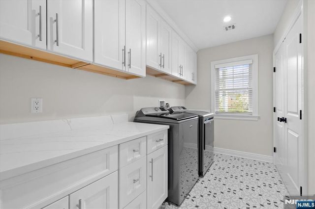20 Ravine Avenue, Wyckoff, NJ 07481