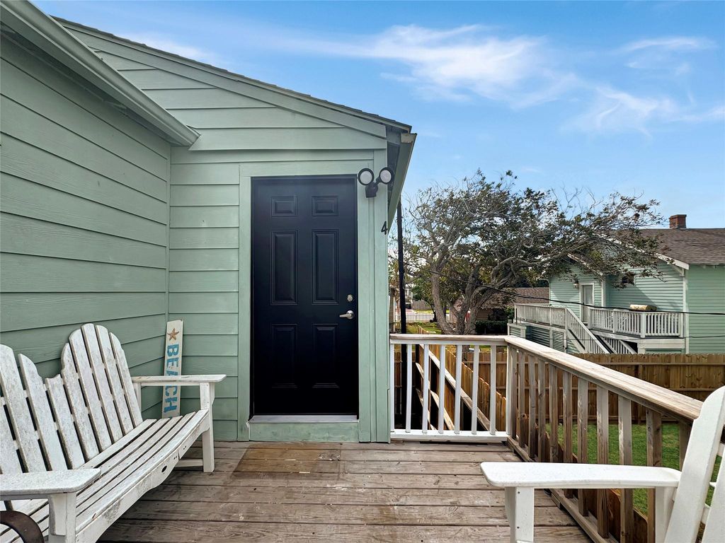 1919 Avenue O D, Galveston, TX 77550