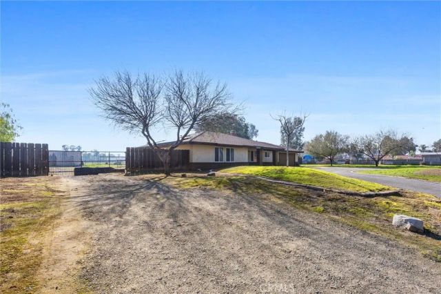 7519 Man O War Street, Bakersfield, CA 93307