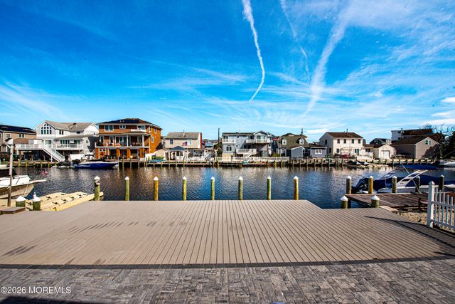 34 Frank Drive, Manahawkin, NJ 08050
