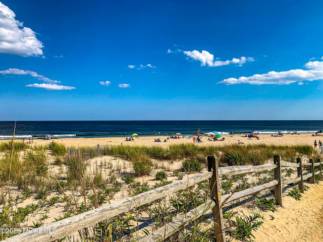 34 Frank Drive, Manahawkin, NJ 08050