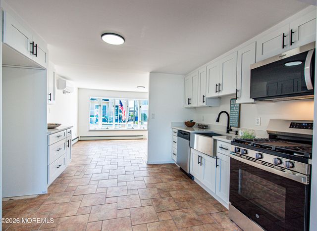 34 Frank Drive, Manahawkin, NJ 08050