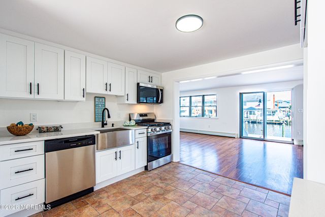 34 Frank Drive, Manahawkin, NJ 08050