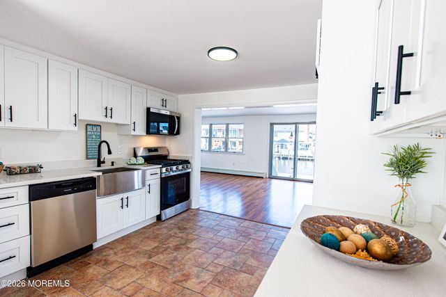 34 Frank Drive, Manahawkin, NJ 08050