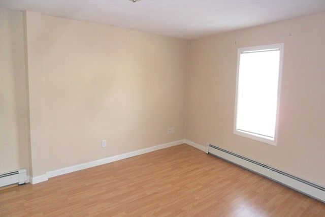 848 Waverly St 1, Framingham, MA 01702