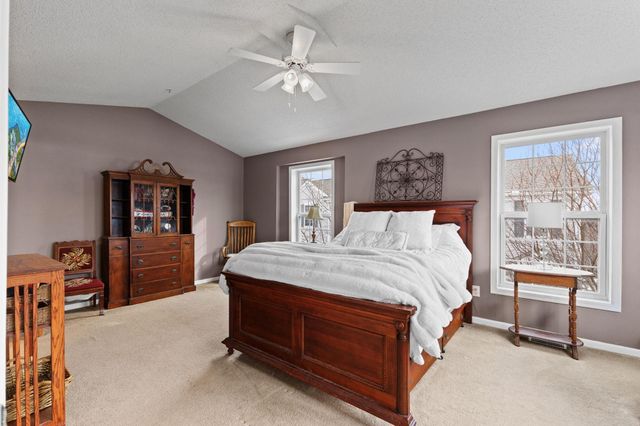 921 Ledgestone Drive, Mahtomedi, MN 55115