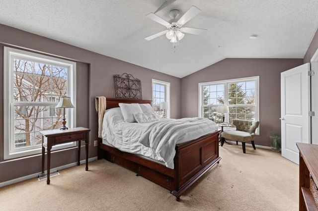 921 Ledgestone Drive, Mahtomedi, MN 55115