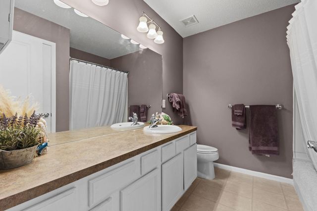 921 Ledgestone Drive, Mahtomedi, MN 55115