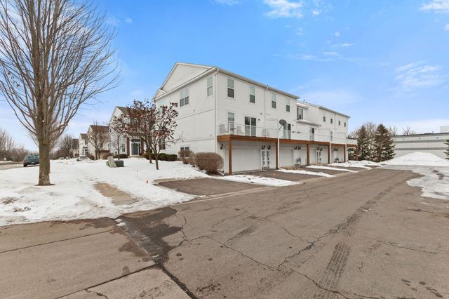 921 Ledgestone Drive, Mahtomedi, MN 55115