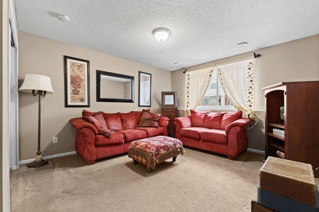 921 Ledgestone Drive, Mahtomedi, MN 55115