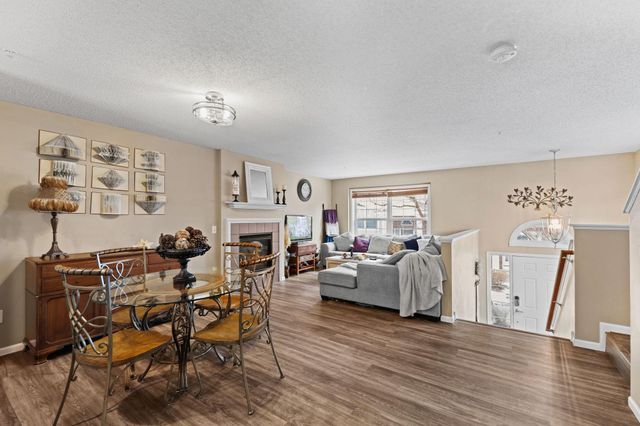 921 Ledgestone Drive, Mahtomedi, MN 55115