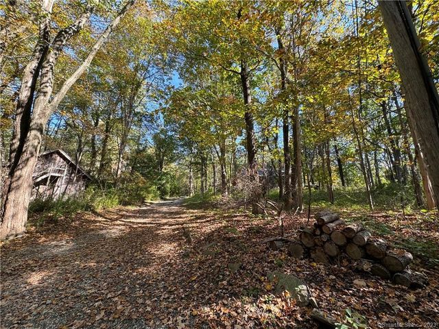 32 Beeholm Road 2, Redding, CT 06896
