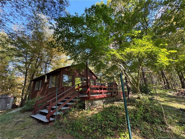 32 Beeholm Road 2, Redding, CT 06896